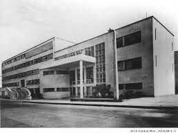 Inicio del Plan Nacional de Hospitales.