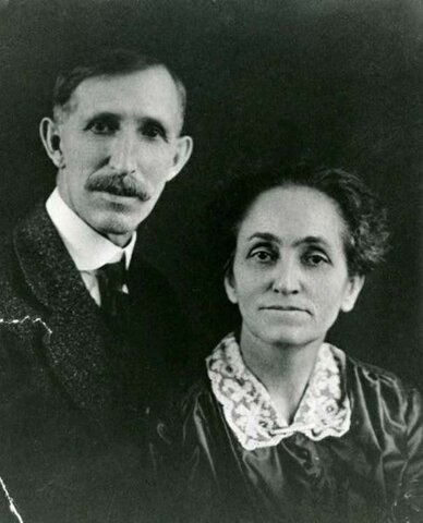 1938 - Disney Studios Expanding and mother loss