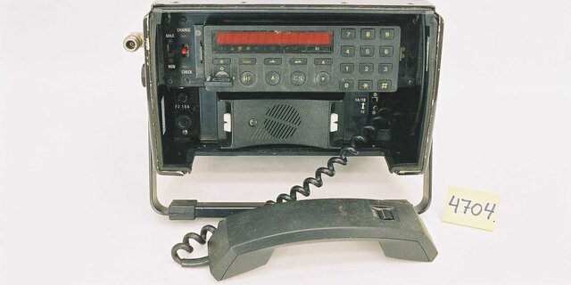 Påska 1967 var det flere ulykker i fjellet som intensiverte arbeidet fra forsvarets forskningsstasjon startet i 1966 med å lage en "radiotelefon"