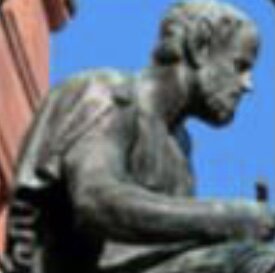 Aristóteles expone que los organismos se clasifican de acuerdo con una estructura jerárquica