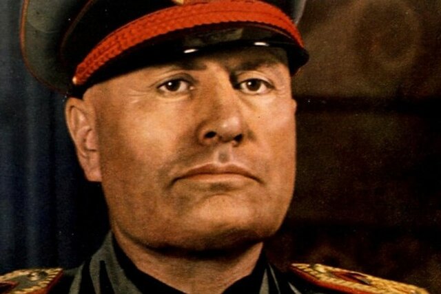Italia, con Mussolini a la cabeza se convierte en estado fascista.
