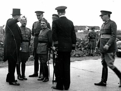 FRANCO RECONEGUT I COP D'ESTAT CASADO