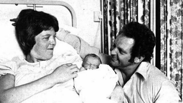 Primer bebé In Vitro (Bebé probeta)