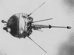 Primer satélite alcanza la luna: Luna 2