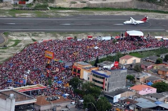 Mel trata de aterrizar en Toncontín pero falla