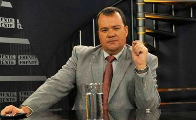 Comienza el cerco mediático