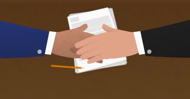 Las compañías trabajan con otras empresas y clientes para llegar a ideas nuevas e innovadoras.