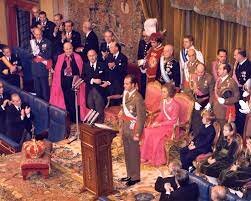 Juan Carlos I es proclamado rey de España y jefe del Estado.