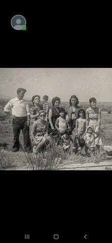 Neix la primera filla anomenada, Carmen.