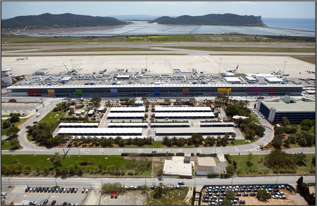 Apertura del aeropuerto de Ibiza