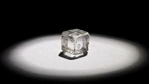 Dado de cristal de los siglos I-II d.C.