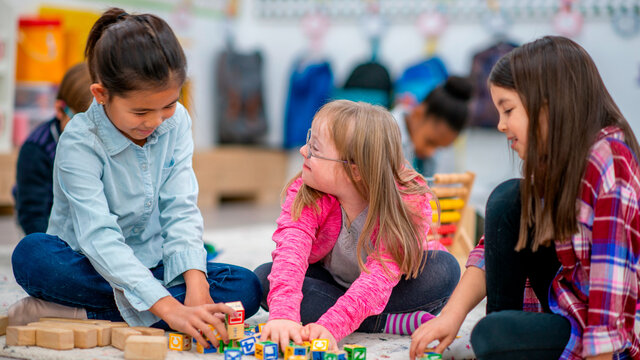 a educación especial dejó de ser una educación distinta o particular para personas “diferentes” o “especiales”
