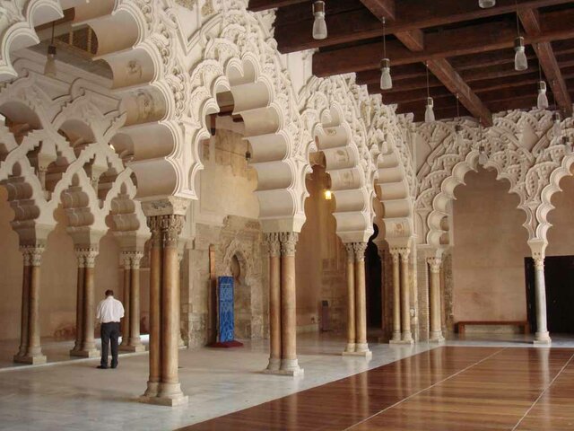 Arquitectura palatina la alfarería de Zaragoza Muqtador, dinastía Banu hud