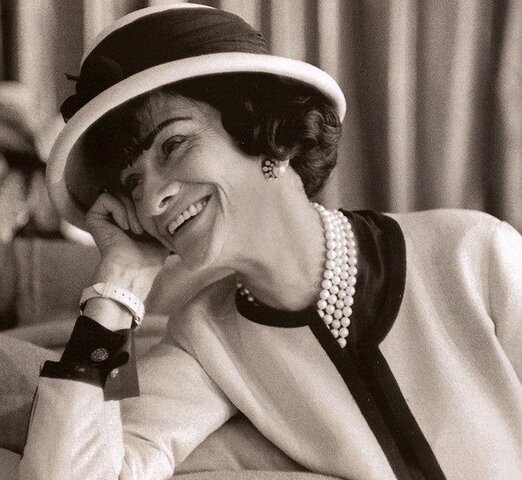 Celebridades usando Chanel