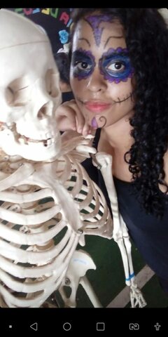 Minha apresentação quadra na  da escola no festival de espanhol