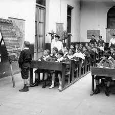 (1942) Departamento de Estudios Pedagógicos.