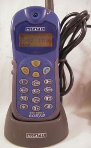 Mi primer teléfono móvil con línea de teléfono.