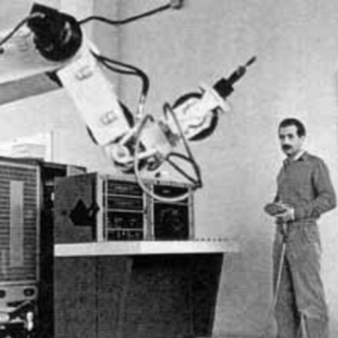 PRIMEROS ROBOTS INDUSTRIALES.
