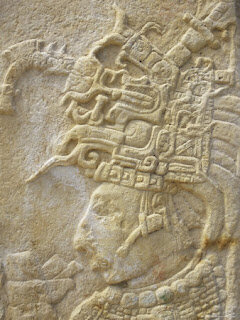 La primera Stela se produje en Tikal