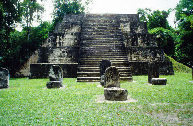 Tikal fue abandonaron