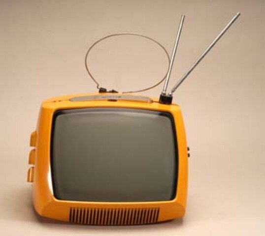 PRIMERA TRANSMISION USANDO TUBOS DE RAYOS CATODICOS