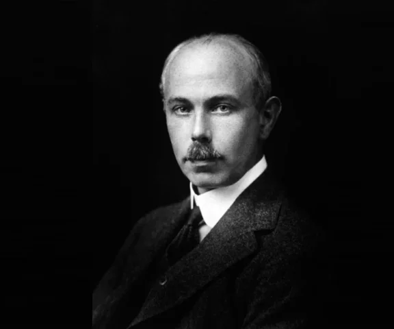 Atomos de masas distintas