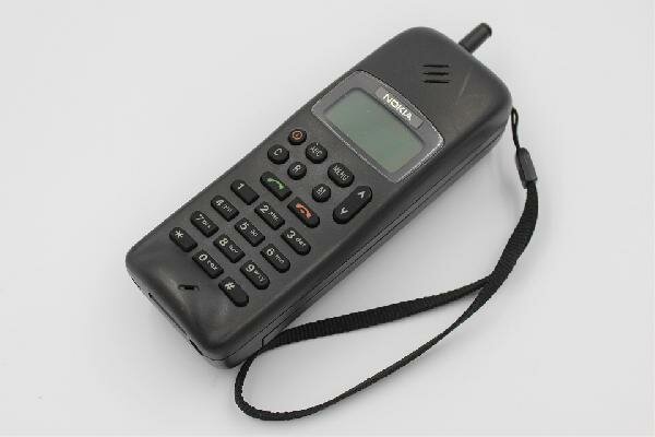 el primer telefono pequeño
