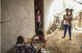 DISTRIBUCIÓN DE INGRESOS EN FAMILIAS POBRES