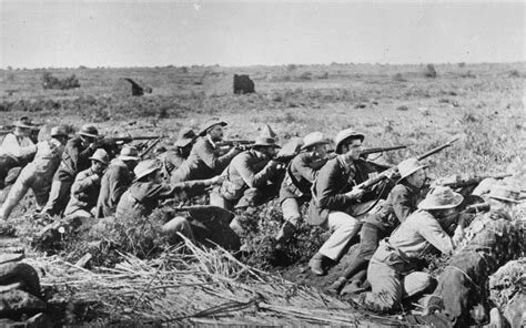 Finalización de la Segunda Guerra Bóer, entre el Reino Unido contra el Estado Libre de Orange y la República Sudafricana.