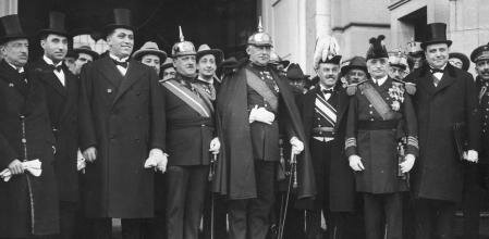 1923