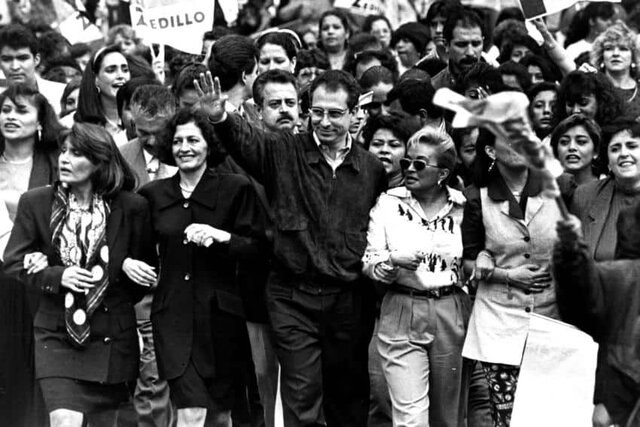 Ernesto Zedillo logro el asentimiento de SNTE sobre el tema de descentralización