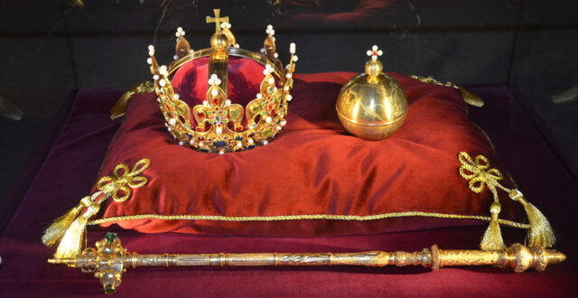 Surge la monarquía parlamentaria