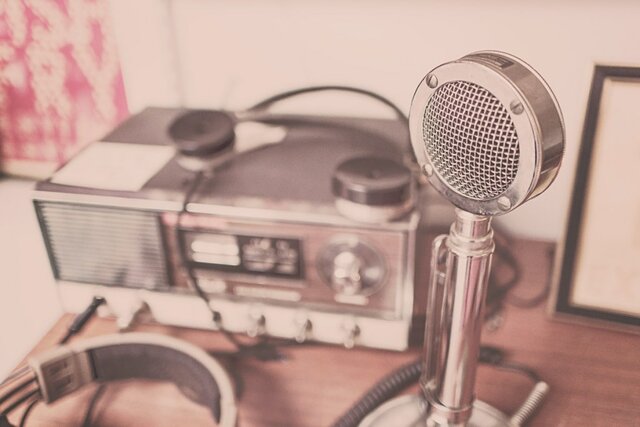 Nacimiento oficial de la radio en Colombia