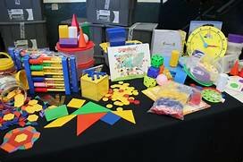 Fernández Bravo. Presenta, la adecuada utilización de materiales y recursos.