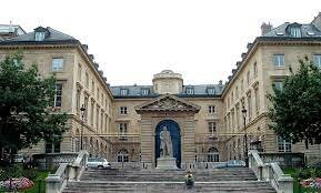 Collège de France.