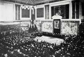 En Madrid (España), se inaugura del I Congreso Hispanoamericano.