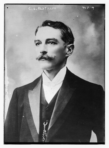 Se celebra la primera reforma a la Constitución de 1886 y es elegido Carlos Eugenio Restrepo.