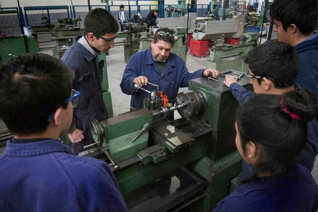 Cambio de denominación: Escuela Técnica de Oficios de la Nación