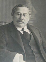 Primeras transmisiones con fines de entretenimiento.