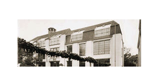 Ίδρυση σχολής του Μπάουχάους από τον Βάλτερ Γκρόπιους