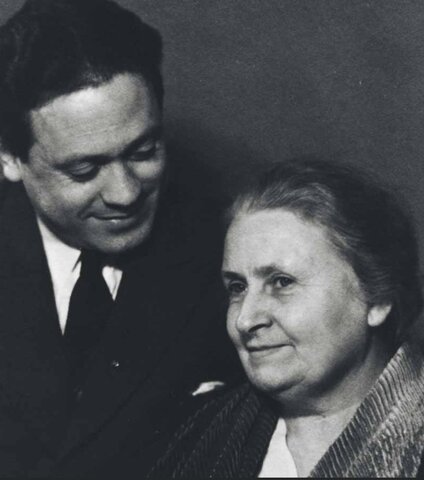 Viene concesso a Mario di riunirsi con la madre