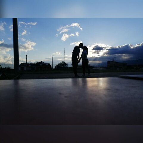 HAY AMORES QUE SON PARA TODA LA VIDA