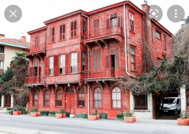she donated her family home, known as “Red Mansion” in Arnavutköy, to Boğaziçi University