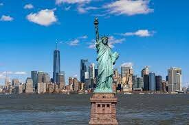 El gigante americano vigila el mundo 1.