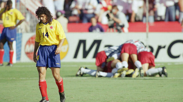 el partido de la tragedia!colombia pierde por un autogol de Andres escobar y queda eliminado del mundial