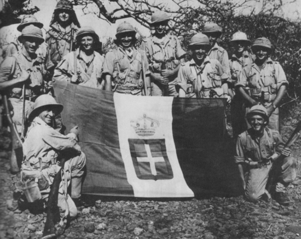 Las tropas angloamericanas llegan a Italia y cae Musolinni