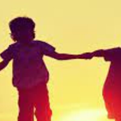 Timeline: ¡TRAS LOS PASOS DE LA INFANCIA Y LA ADOLESCENCIA