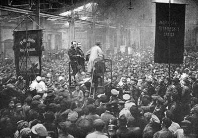 Revolución rusa: toma del poder de los bolcheviques.