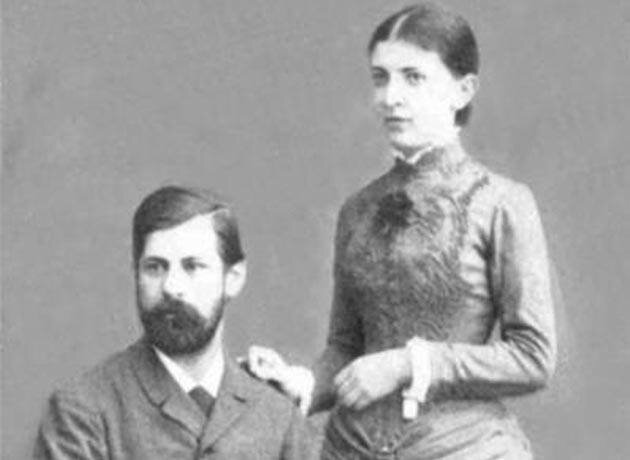 Conoció a  Martha bernays