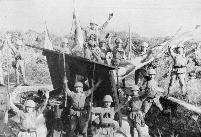 Los Japoneses Toman La Base Naval Británica de Singapur.